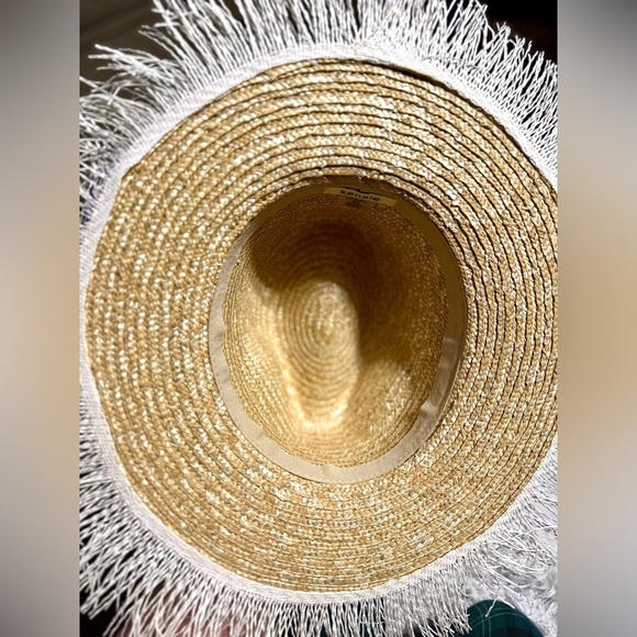 ?KENSIE??NWT?Straw Hat with White Fringe main image 6